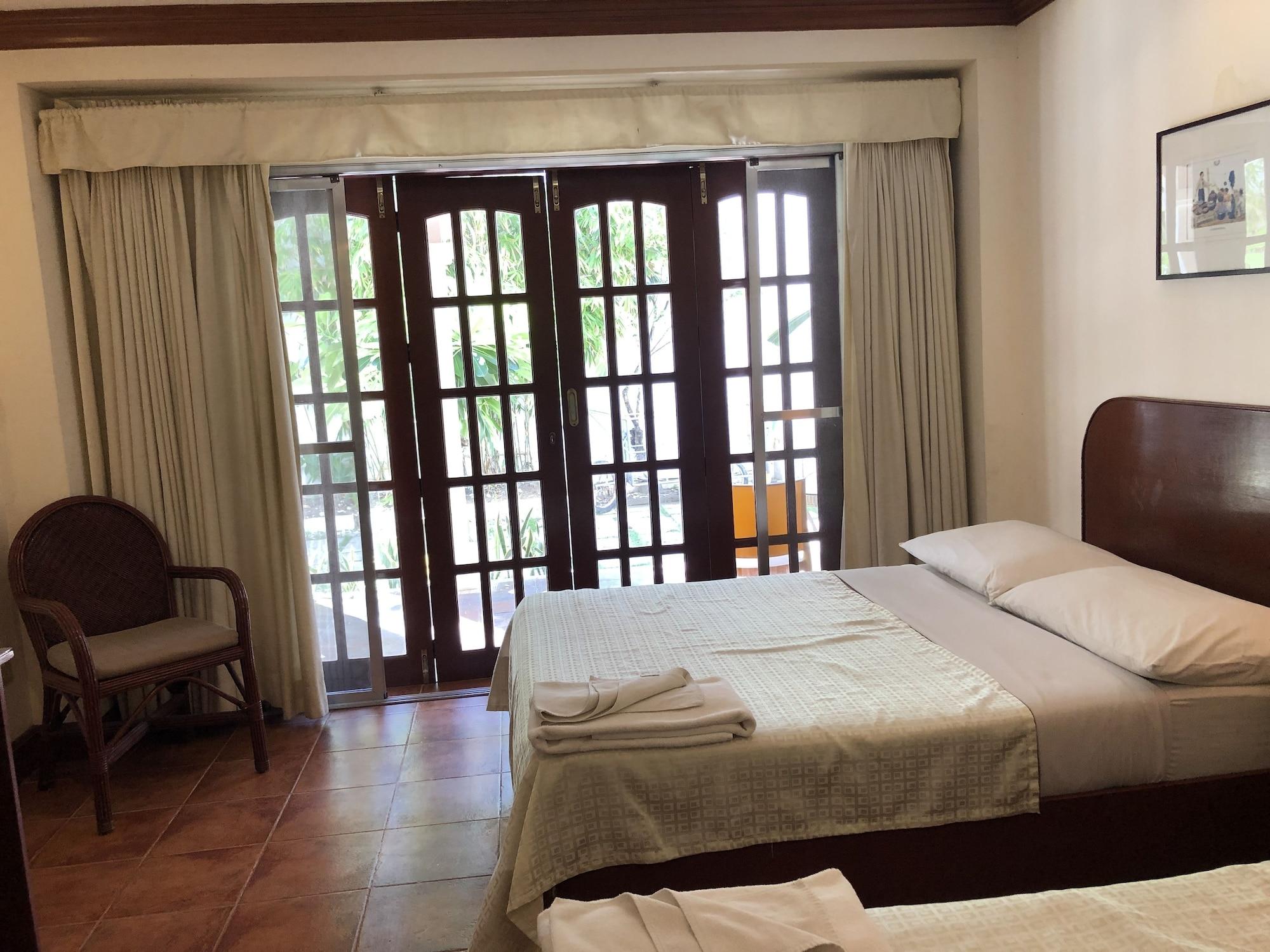 Hey Jude Resort Hotel Balabag  Экстерьер фото